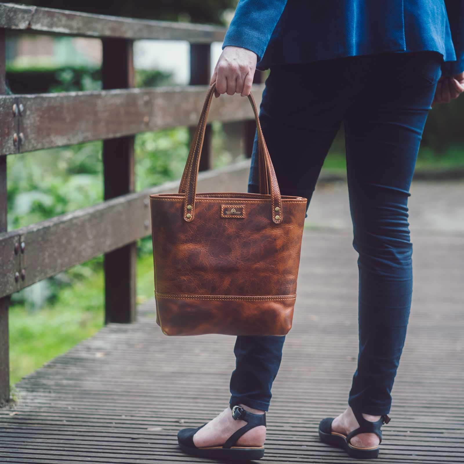 Cognac leather Tote bag in use