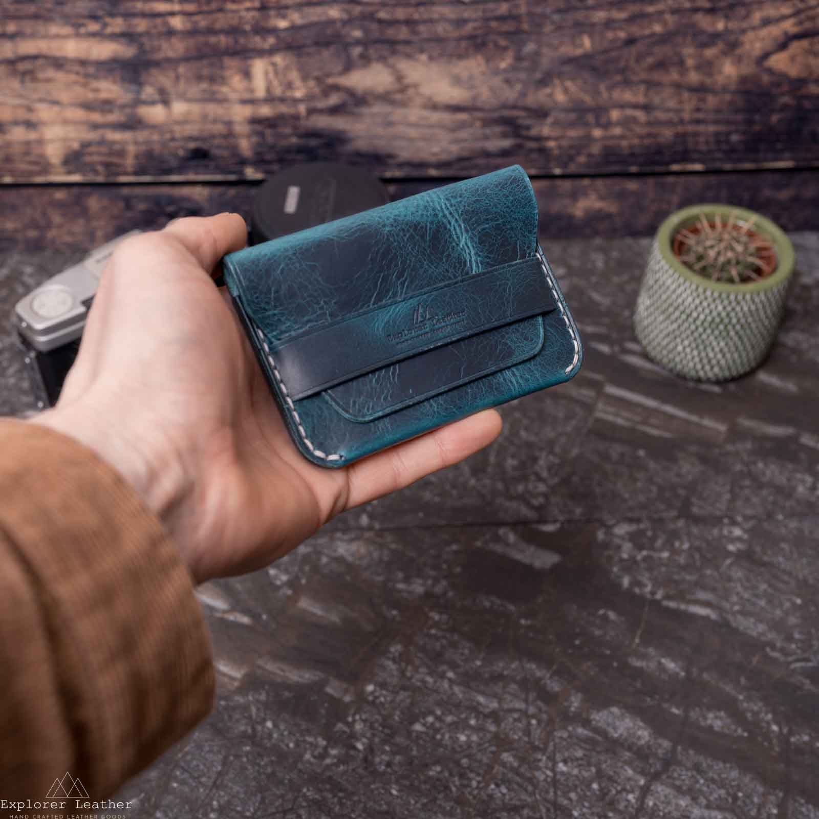 Ortensia blue flap card holder