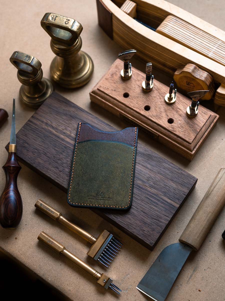 Three pocket leather card holder with dark and olive panels